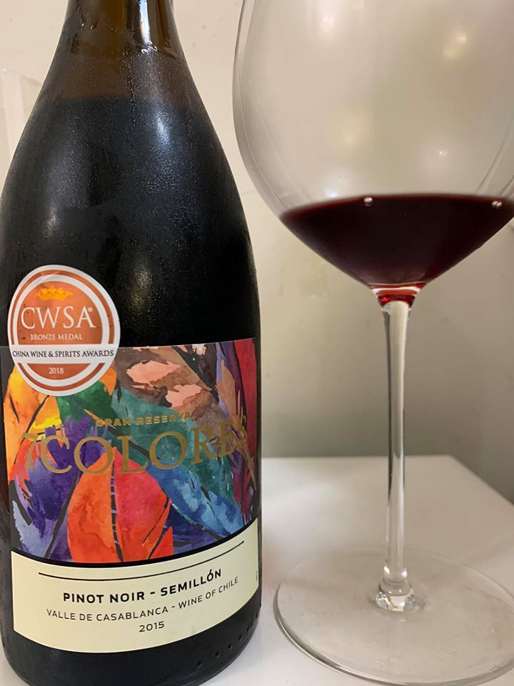 7 COLORES Gran Reserva Pinot Noir and Semillon